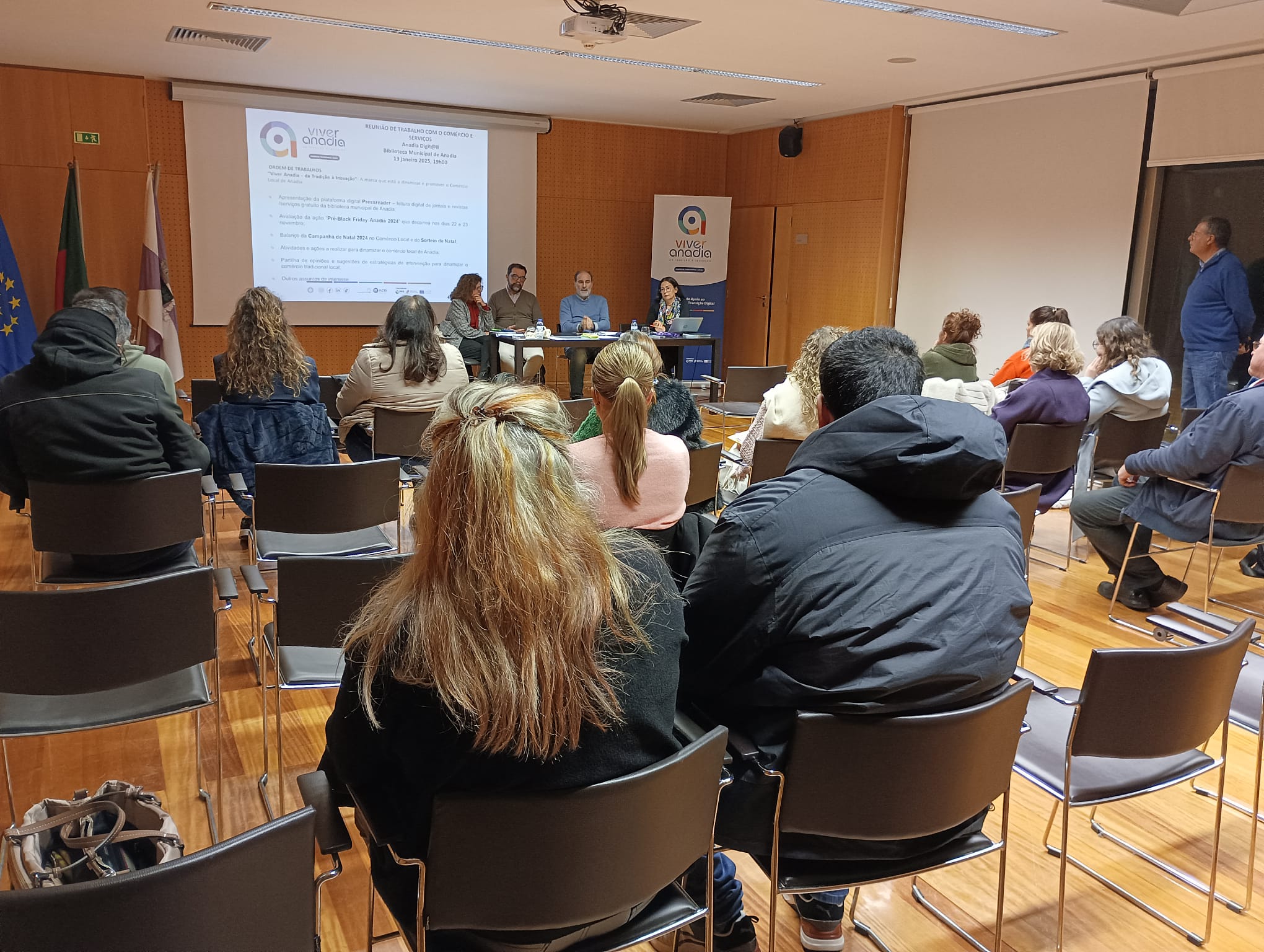 Espaço trabalho “Shopping” ao ar livre dá a conhecer comércio local de Anadia para arrendar em aveiro